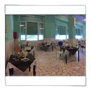 Turismo per disabili: sala da pranzo nella casa vacanze di Villa Marina