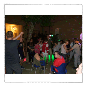 Festa da ballo nel giardino di Villa Marina casa vacanze accessibile ai disabili
