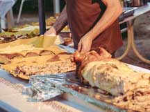 Preparazione della festa in giardino