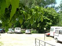 Il parcheggio è interno alla proprietà di Villa Marina