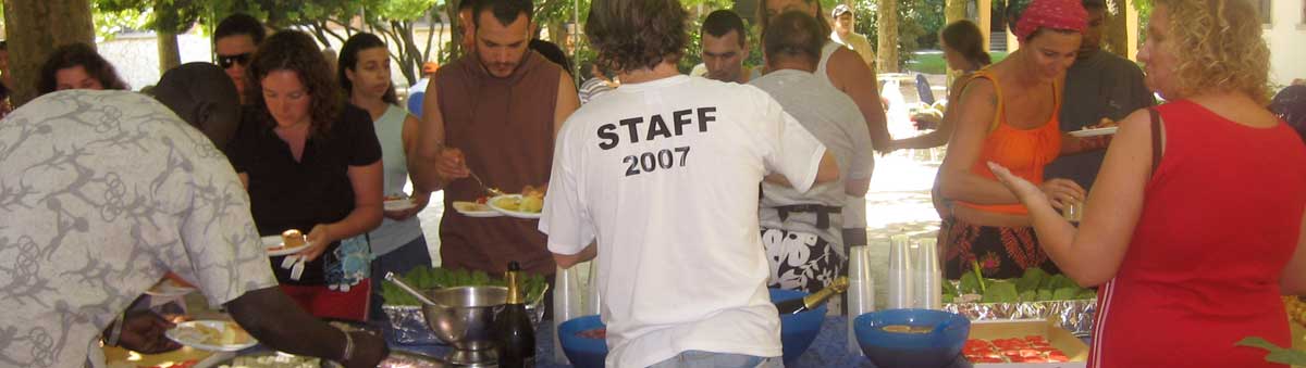 Buffet durante la festa di Ferragosto a Villa Marina