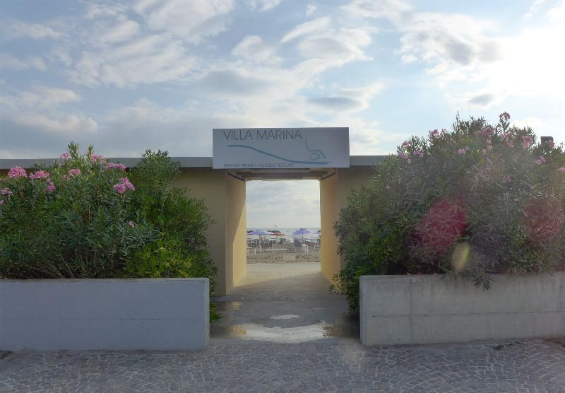 Ingresso alla spiaggia di Villa Marina